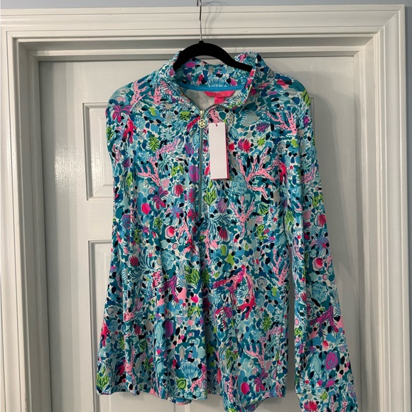 Lilly Pulitzer Women's Quarter Zip Top - Picture 1 of 1
